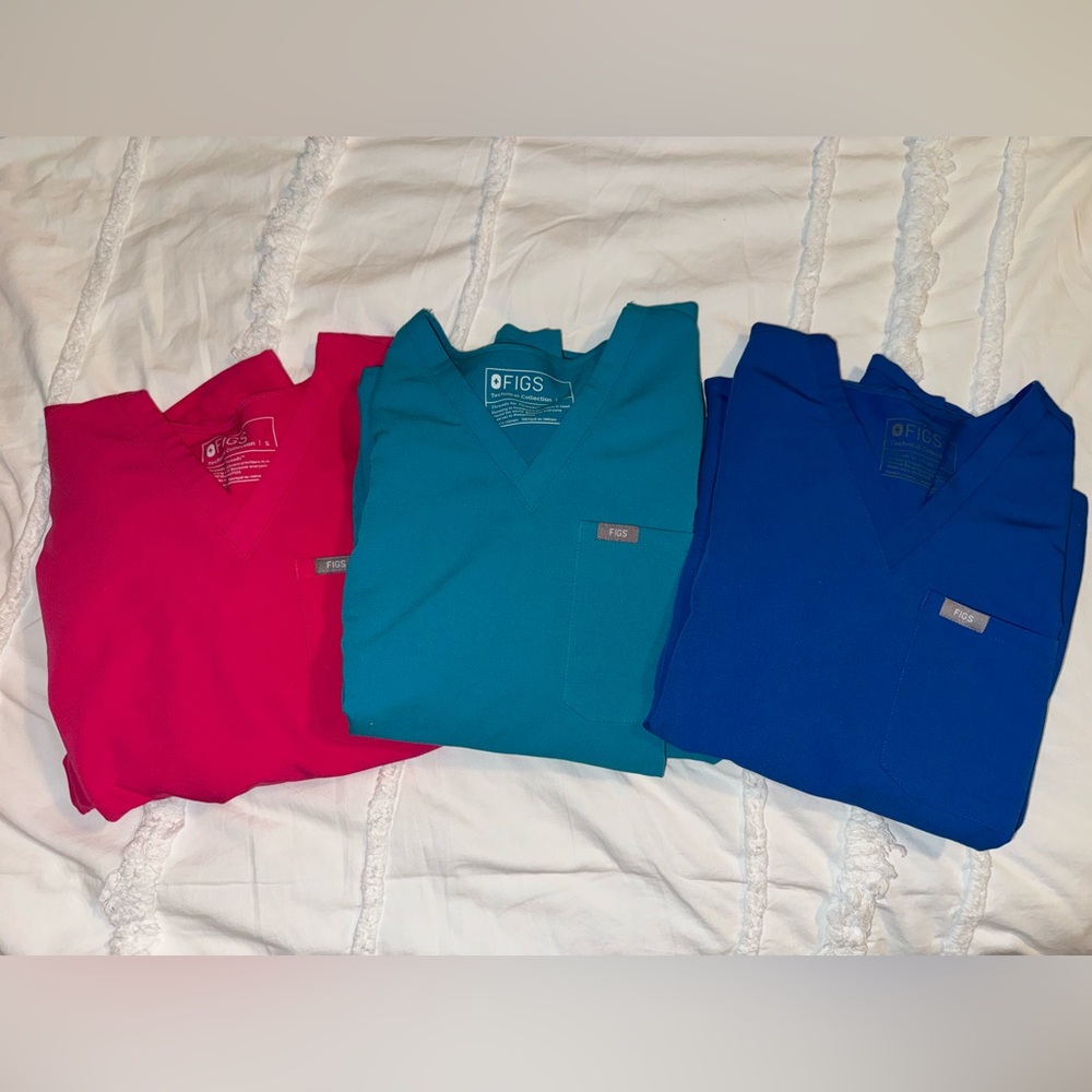FIGS women’s scrubs